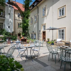 https://casa-marcello.praguehotelsweb.com