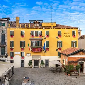 Unahotels Ala Venezia-adults 16 Отель